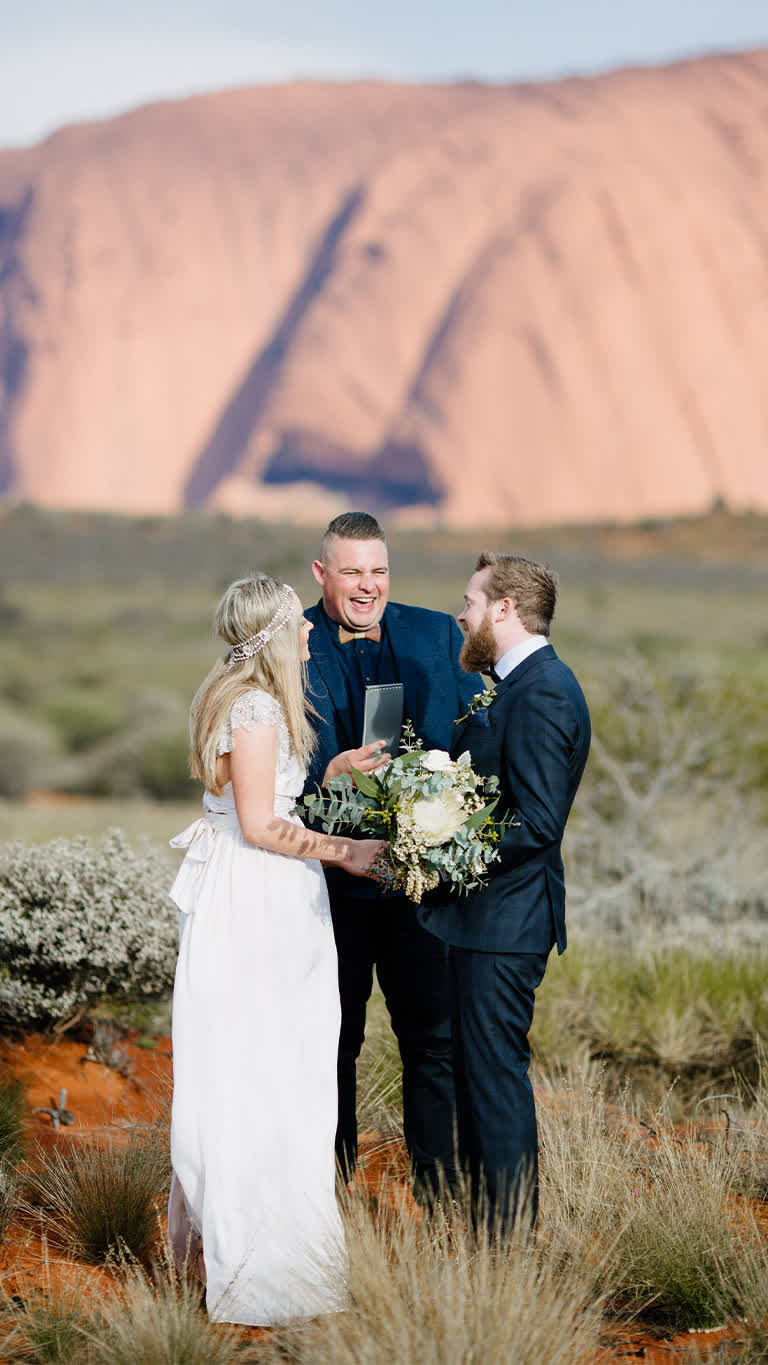 Wedding celebrant in Uluru